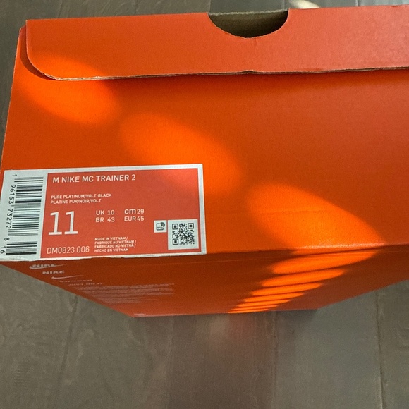 Men’s sneakers - Picture 1 of 6